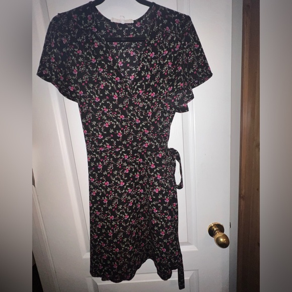 EUC PEPPER & ZOE Wrap Dress M - Picture 2 of 3